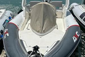 Gommone Honda 4XC H7 con motore Honda BF 250 XDU