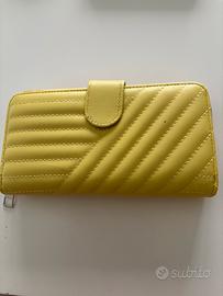 Portafoglio giallo