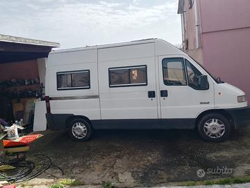 Furgone camper puro (omologato camper)