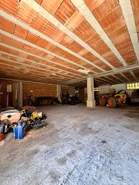 Garage uso deposito 120 mq talsano