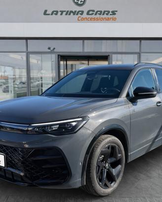 Volkswagen Tiguan 2.0 tdi R-Line 150cv dsg Con NAV