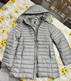 Giubbotto di colore grigio chiaro