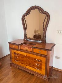 Cassettiera con specchiera per camera da letto