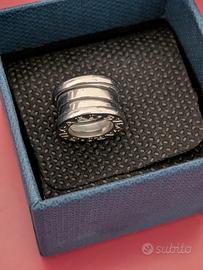 ciondolo bulgari b01 oro 18kt