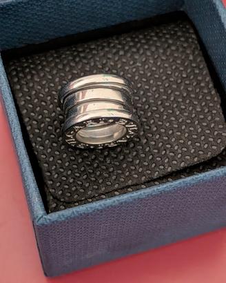 ciondolo bulgari b01 oro 18kt