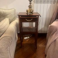 Comodino / mobiletto in legno