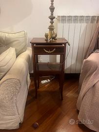 Comodino / mobiletto in legno