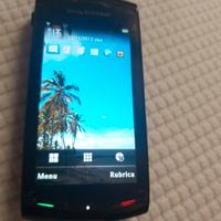 Smartphone Sony Ericsson U5i Vivaz di colore nero.