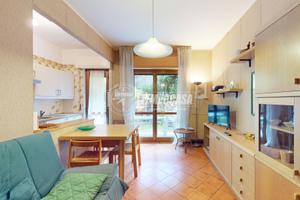 LUMINOSO TRILOCALE CON AMPIO SPAZIO ESTERNO AD USO