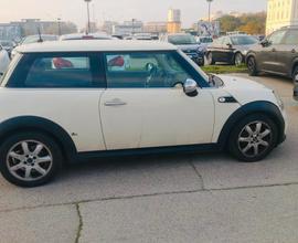 MINI Mini (R56) - 2011