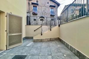 3 LOCALI A LANZO TORINESE