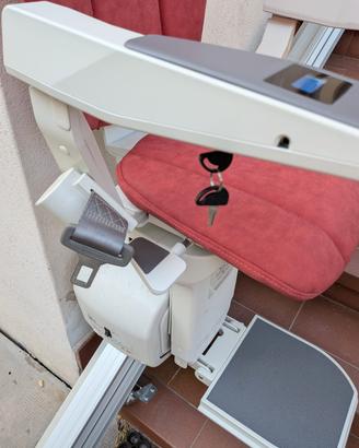 Montascale fisso a poltroncina 