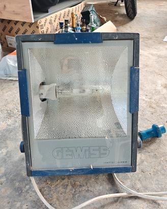 faro  luce da cantiere gewiss a lampada 
