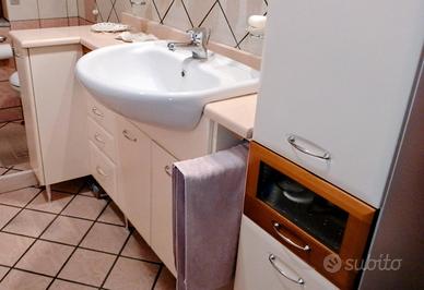 Mobile bagno (panna e ciliegio)