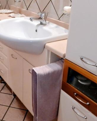 Mobile bagno (panna e ciliegio)