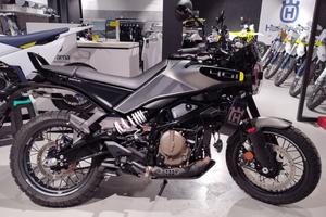 HUSQVARNA Svartpilen 401