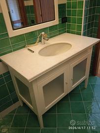 Mobile bagno con marmo e specchio