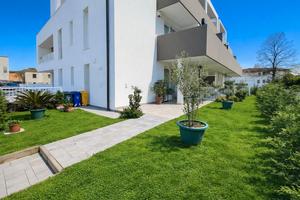 Esclusivo trilocale con giardino