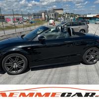 Audi TT Roadster 2.0 TDI quattro S tronic S-LINE