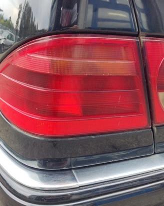 Fanale post sx MERCEDES-BENZ CLASSE E 1997