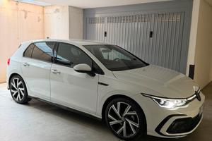 Golf 8 eTsi 150cv r-line
