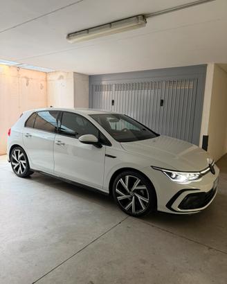 Golf 8 eTsi 150cv r-line