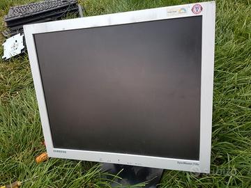 Monitor LCD SAMSUNG Syncmaster 710 v