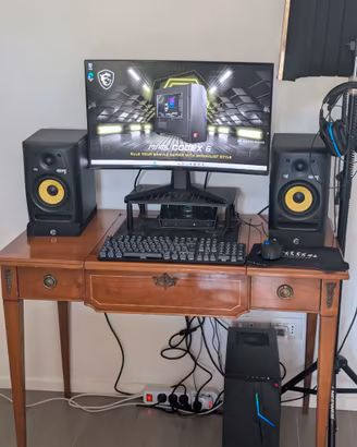 MSI i7 RTX4060 Ti 16GB Monitor 180Hz Garanzia 2027