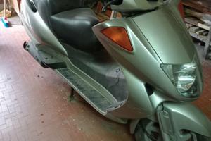 Honda Foresight 250 anno 2000 per pezzi di ricambi