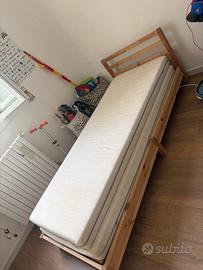 Letto estraibile con materassi