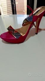 Sandali con tacco alto 