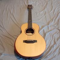 chitarra acustica Crafter da viaggio amplificabile