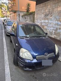 Toyota Yaris 1.0 benzina, 3 porte