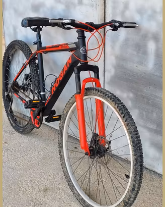 Bicicletta MTB HOGAN con freni a disco
