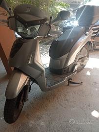 scooter Kymco People 200