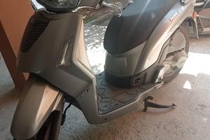 scooter Kymco People 200