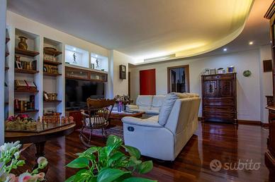 Appartamento di 123 m² con 4 locali e box auto a M