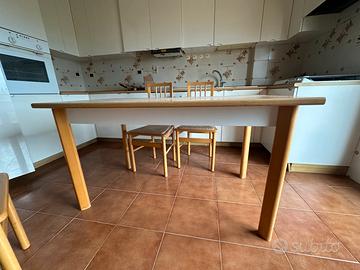 Tavolo cucina e sedie