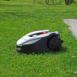ROBOT TAGLIAERBA FREEMOW