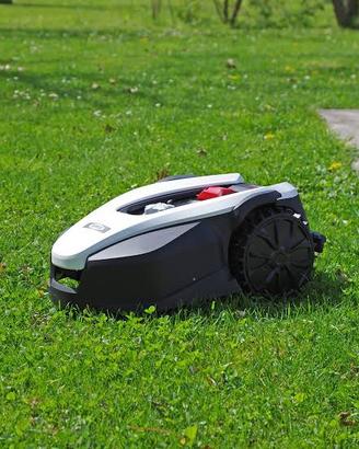 ROBOT TAGLIAERBA FREEMOW