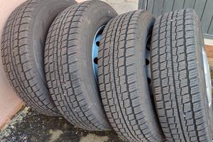 Gomme da neve con cerchi