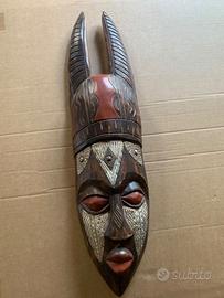 Maschera Tribale di legno intagliato del Benin