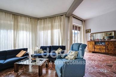Casa indipendente di 186 m² con più di 5 locali e 