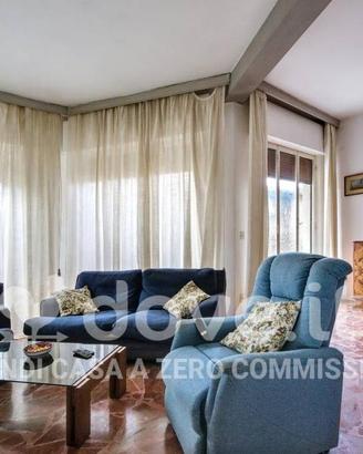 Casa indipendente di 186 m² con più di 5 locali e 