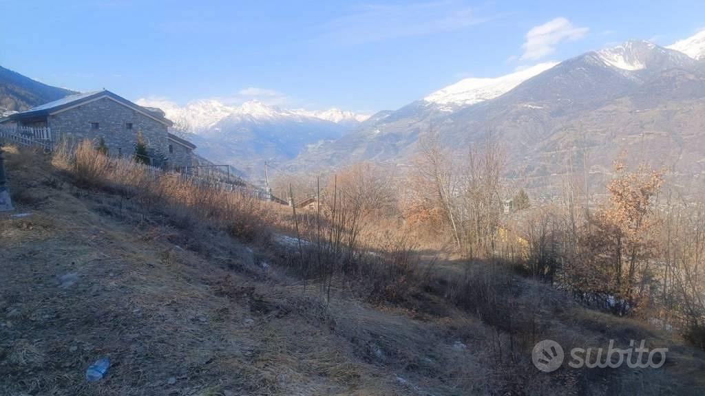 Terreno di 1270 m² a Gressan - Altro