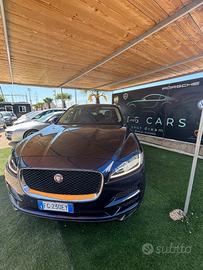 Jaguar F-Pace 2.0 D 180 CV Pure