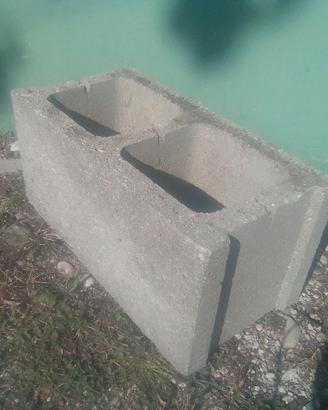 Blocchi cemento. 2€