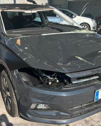 VOLKSWAGEN POLO per ricambi usati
