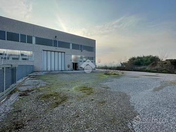 CAPANNONE A PONCARALE