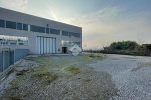 CAPANNONE A PONCARALE